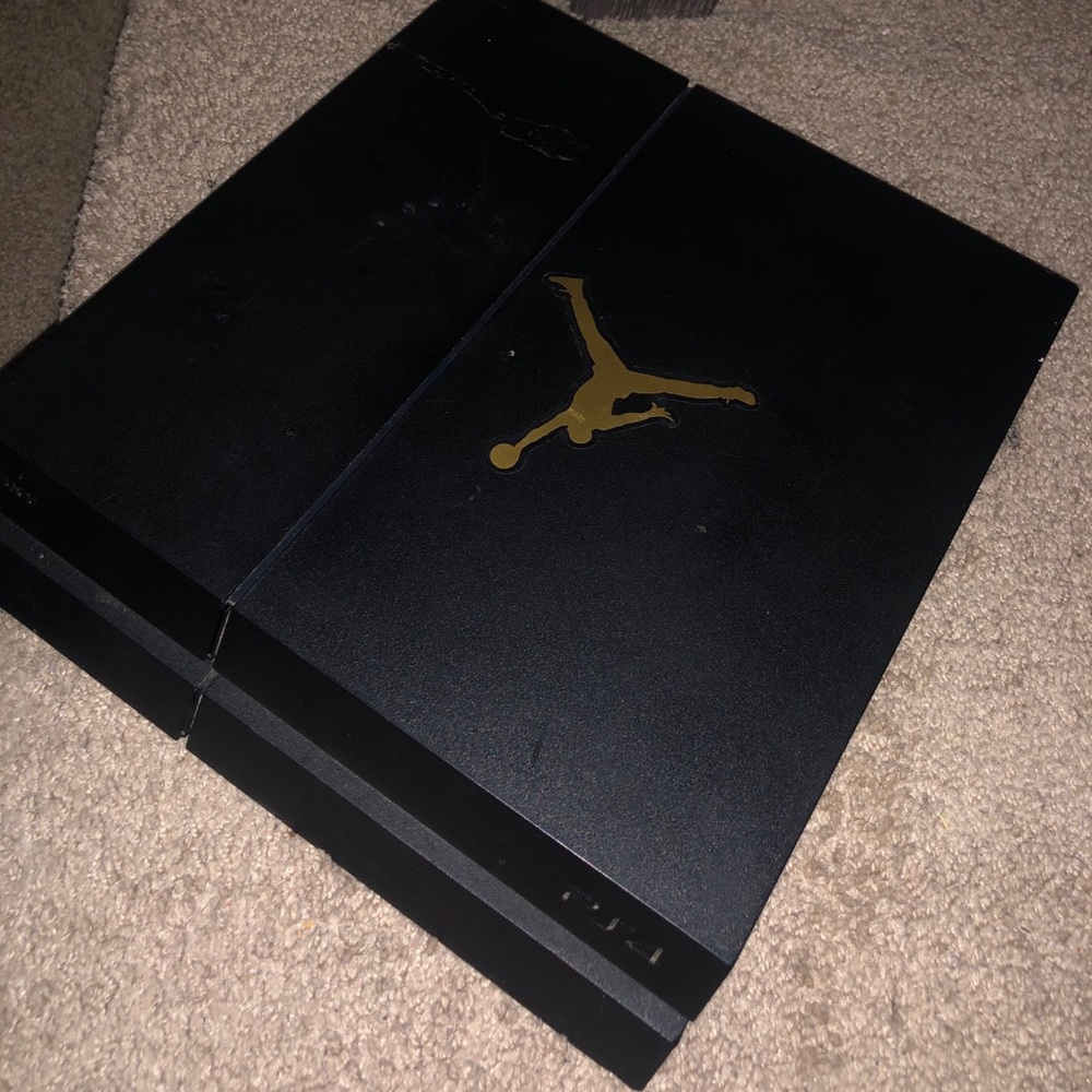 PS4 console